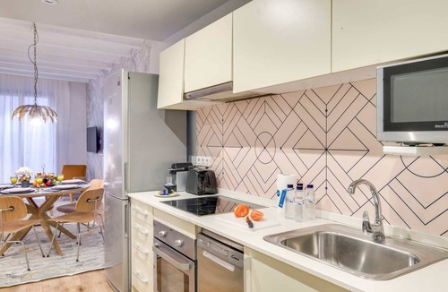 Gothic Quarter Apartment | Sweett | Gothic IV - Three Bedroom Apartment, Sleeps 8