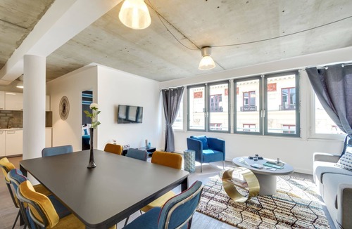 Quartier Saint-Georges Apartment | Sweett | Milan V - Three Bedroom Apartment, Sleeps 8
