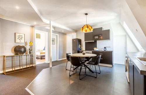 Faubourg-du-Roule Apartment | Sweett | Ponthieu II