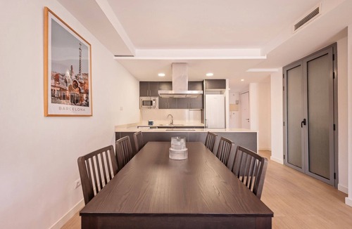 La Ribera Apartment | Sweett | Symphonic Central 302