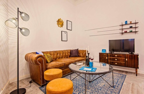 Esquerra de l'Eixample Apartment | Sweett | Urgell - Three Bedroom Apartment, Sleeps 8