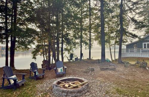 Baileyville House | Sweetwater Lane on Pleasant Lake