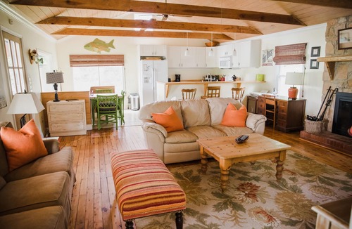 Steele Creek Cottage | Sweetwater