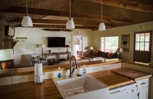 Steele Creek Cottage | Sweetwater