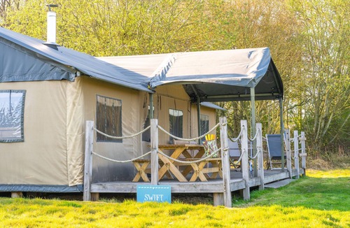 Saxmundham Cabin | Swift at Sweffling Hall, Suffolk