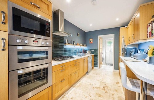 Norwich House | Swift Host|Maple House |Parking| EV Charger |Garden