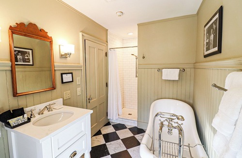 Middlebury Hotel | Swift House Inn