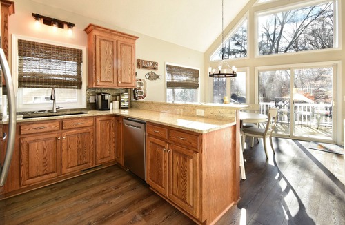 Albemarle House | Swift Island Sunsets: Lakefront, Cozy, Sleeps 8