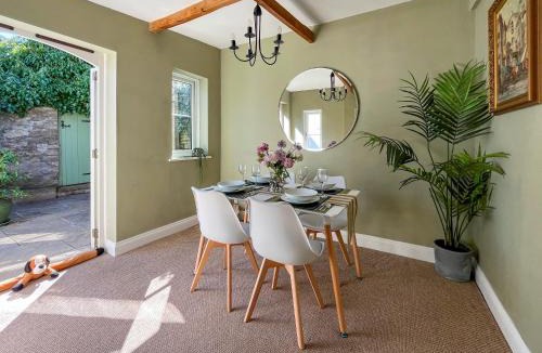 Easton on the Hill House | Swift Nest Cottage