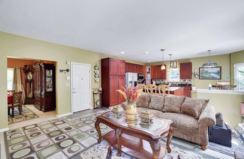 Swiftwater House | ‼️Swiftwater 4BR Home with Fireplace & Backyard