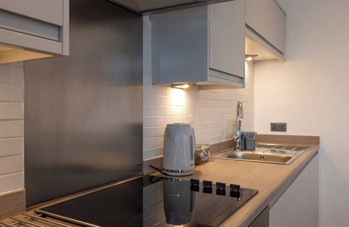 Swillington Apartment | Swillington Retreat: Modern 2BD Flat in Leeds