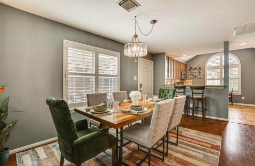 Klein House | Swim, Golf & Shop: Family Spring Getaway