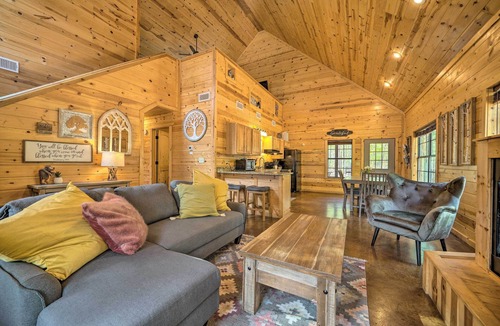 Broken Bow Cottage | Swim, Hike & Unwind: Dual-cabin Gem in Broken Bow!