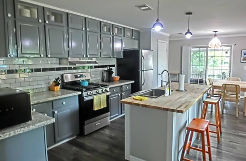 Weeki Wachee Gardens House | Swim Mat Kayaks Firepit Pet-Friendly Fun! -Weeki Wachee River