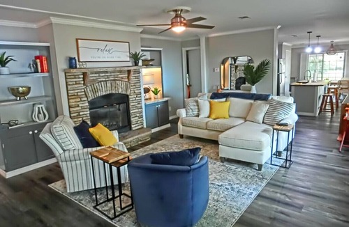 Weeki Wachee Gardens House | Swim Mat Kayaks Firepit Pet-Friendly Fun! -Weeki Wachee River