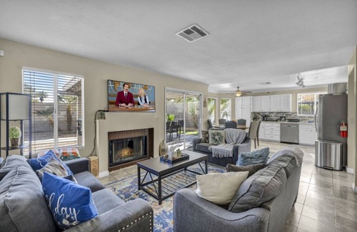 Las Vegas House | Swim, Play, Cook | Las Vegas Getaway