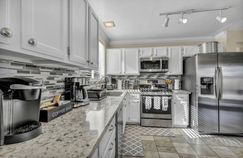 Las Vegas House | Swim, Play, Cook | Las Vegas Getaway