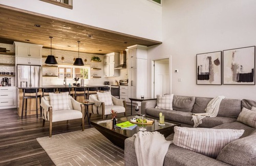 Chalet Village North Cabin | Swim Spa/Luxe Design/Views/GameRoom/Theater - Bear Bottom