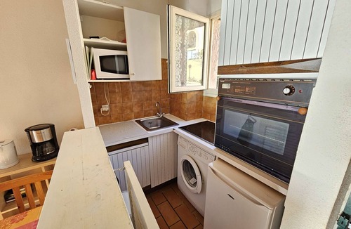 Saint-Mandrier-sur-Mer Apartment | Swimming pool, tennis, Beach.