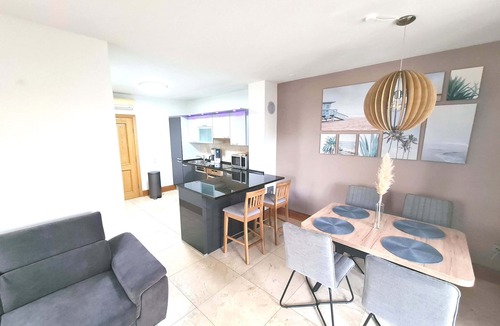 Milna (Brac) Apartment | Swimming pool Apartment Noa, 400m to beach