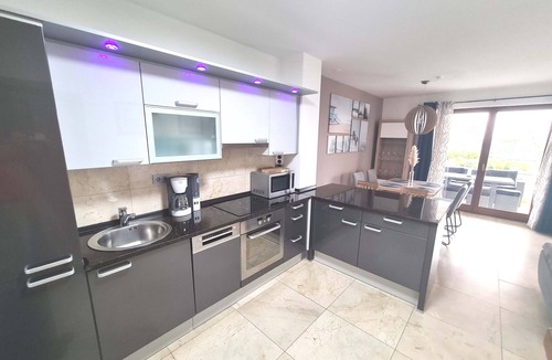 Milna (Brac) Apartment | Swimming pool Apartment Noa, 400m to beach