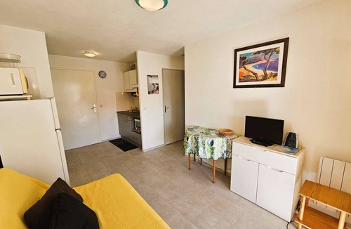 Tamaris Apartment | Swimming pool, balcony, facing south, sleeps 4.