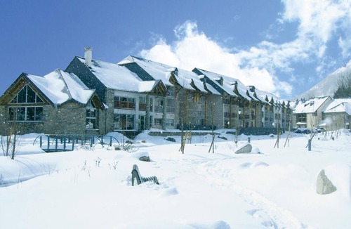 Vielle-Aure Apartment | Swimming pool, sauna, hammam, terrace, balcony, parking, tv, ski locker, 65m², Saint Lary Soulan