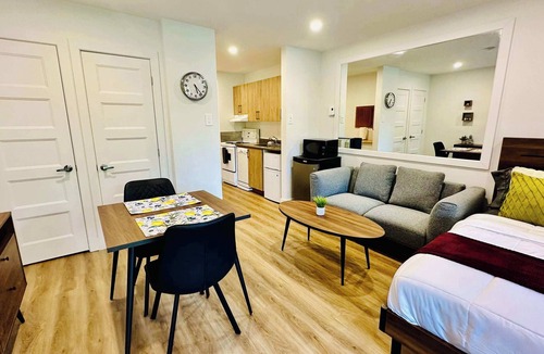 Mont-Tremblant Village Apartment | Swimming Pool & Spa | Condo Mont Tremblant 2