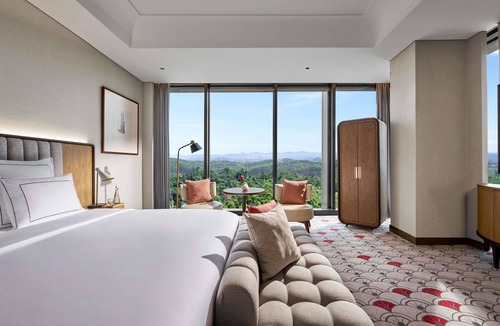 Lawe-lawe Hotel | Swissôtel Nusantara