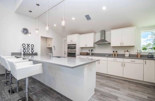Clermont House | SWISS 14 - Lake Stephanie