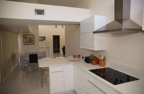 Groveland House | SWISS 28 - Lake Stephanie