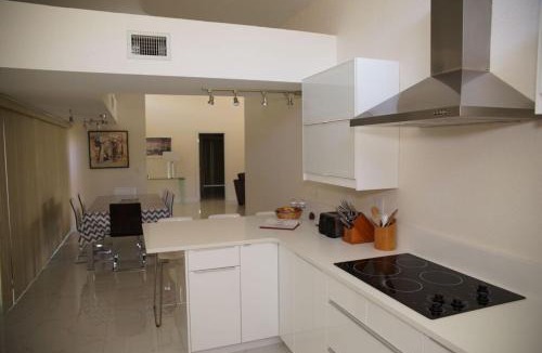 Groveland House | SWISS 28 - Lake Stephanie