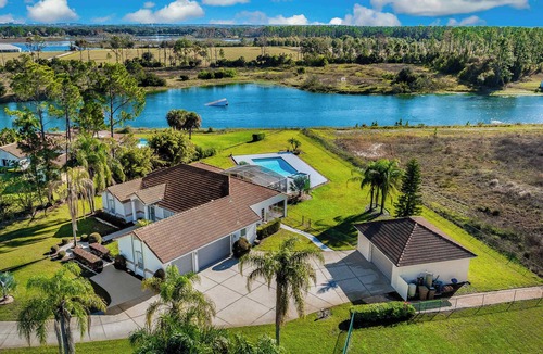 Groveland House | SWISS 56 - Lake Denise