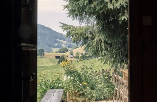 Saanen Ski Chalet | Swiss Chalet Near Gstaad: Luxury, Spa & Views