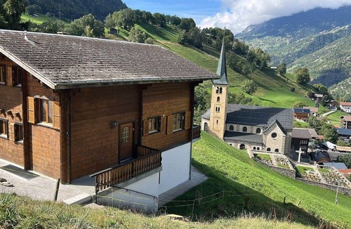 Grengiols Ski Chalet | Swiss Chalet - upstairs apartment