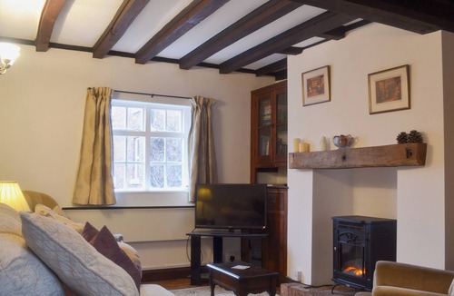 King's Bromley Cottage | Swiss Cottage - E5375