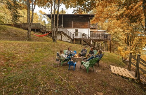 Sainte-Agathe-des-Monts Ski Chalet | Swiss/Sauna/Lake View/Garden Space