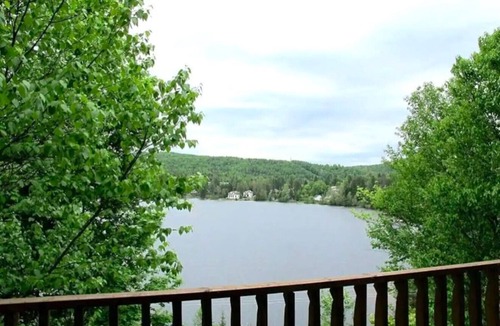Sainte-Agathe-des-Monts Ski Chalet | Swiss/Sauna/Lake View/Garden Space