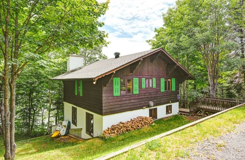 Sainte-Agathe-des-Monts Ski Chalet | Swiss/Sauna/Lake View/Garden Space