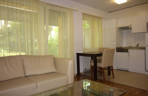 Seebach Apartment | Swiss Star District 11