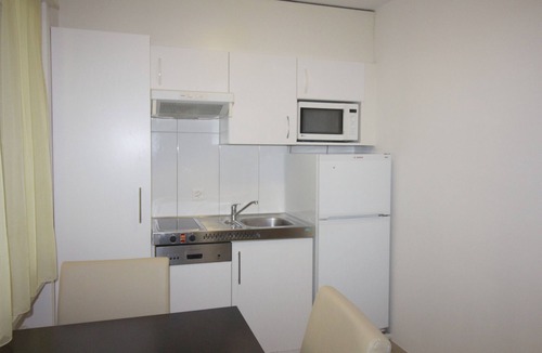 Seebach Apartment | Swiss Star District 11