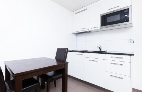 Gewerbeschule Apartment | Swiss Star Longstreet - Self Check-In
