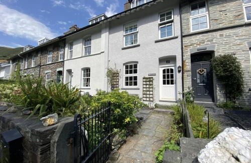 Tywyn House | Swn Yr Afon