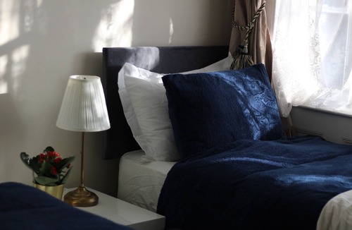 Reading Bed & Breakfast | Swollows House