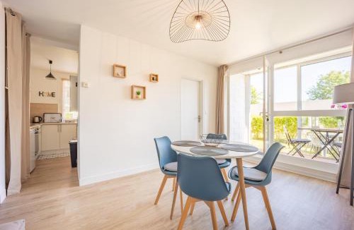 Luc-sur-Mer Apartment | Sword