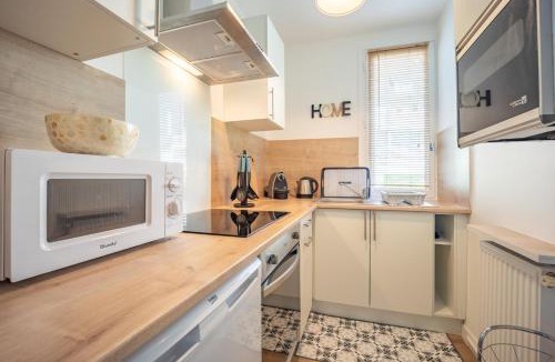 Luc-sur-Mer Apartment | Sword