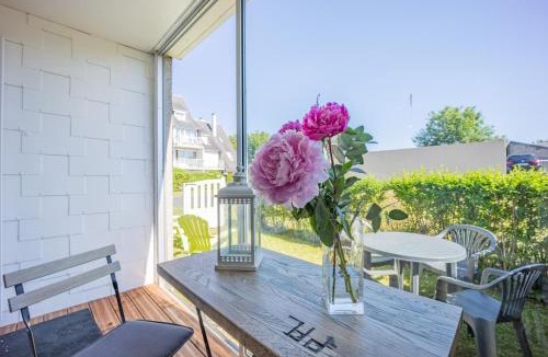 Luc-sur-Mer Apartment | Sword