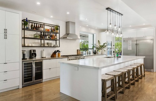 Buenavante House | SWSS 11BR Modern Compound | Pool, Hot Tub, Putting Green, Golf Cage & Games