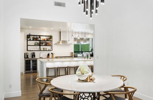 Buenavante House | SWSS 11BR Modern Compound | Pool, Hot Tub, Putting Green, Golf Cage & Games