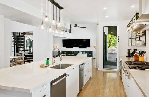 Buenavante House | SWSS 11BR Modern Compound | Pool, Hot Tub, Putting Green, Golf Cage & Games